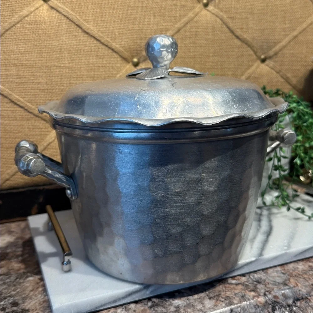 Vintage Everlast Lidded Ice Bucket